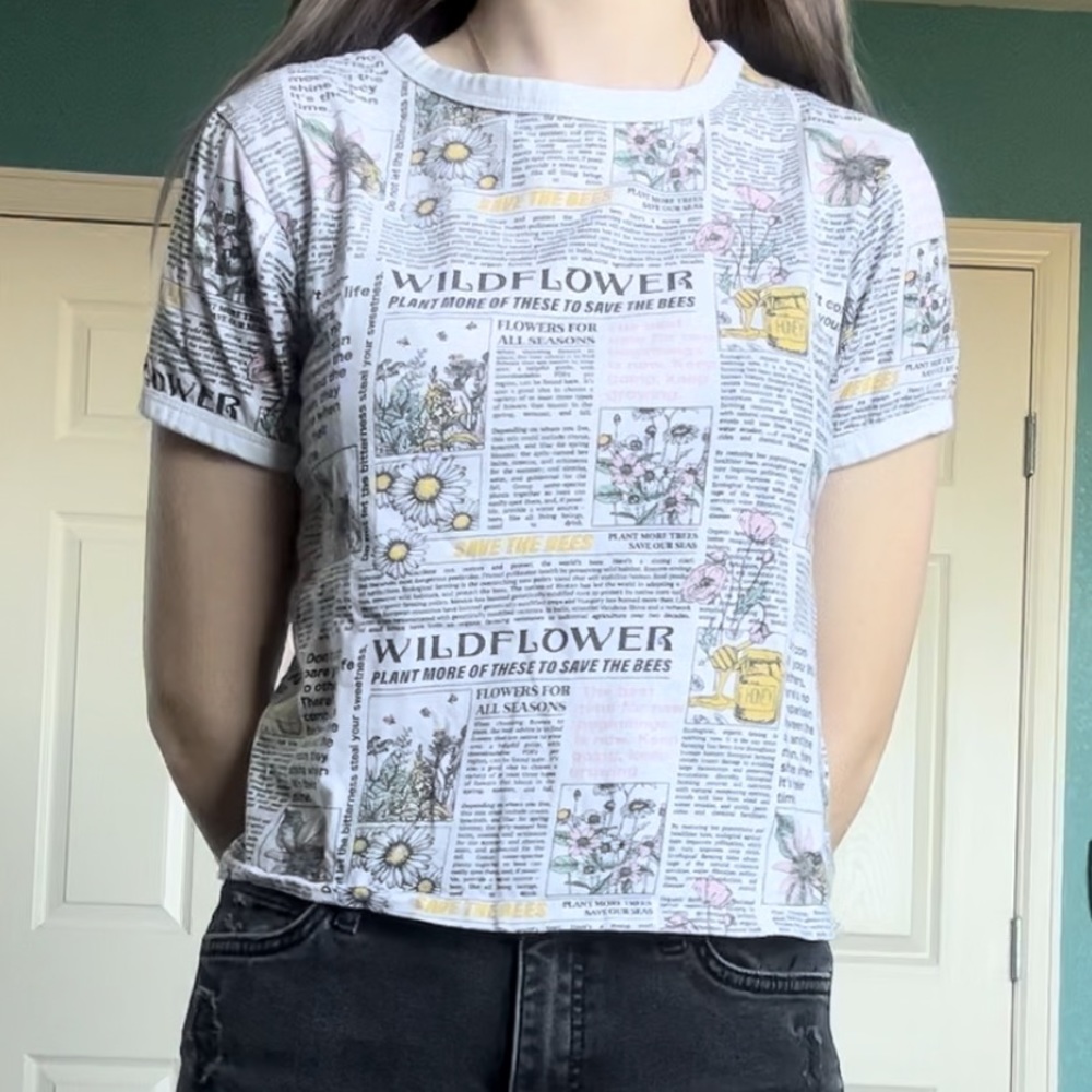 Newspaper Print Cropped T-Shirt